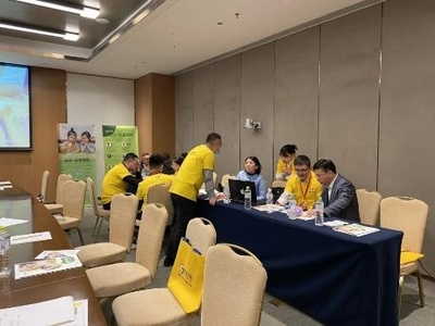 亚幼开幕首日稚梦托育展台人气爆棚,首次园长沙龙成功举办